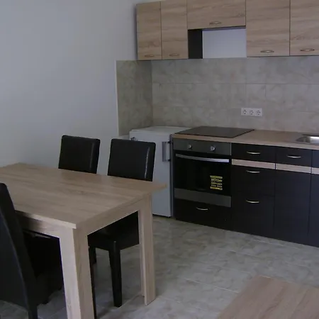 Appartamento Arnyas Lakopark Alsópáhok