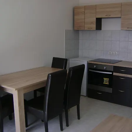 Arnyas Lakopark Appartamento