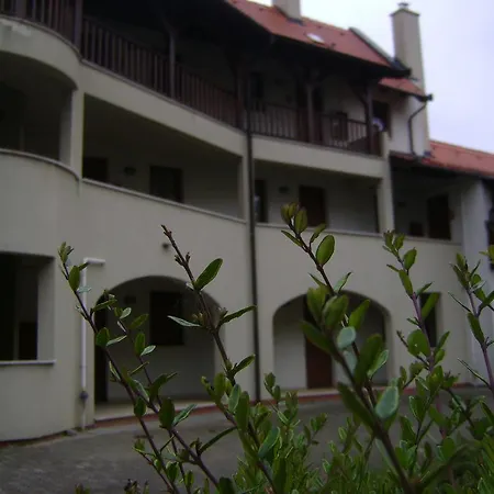 Appartamento Arnyas Lakopark *